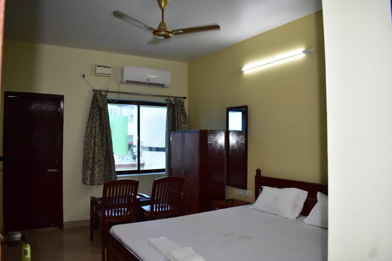 Hotel Lovely Inn ! Puri Exterior foto